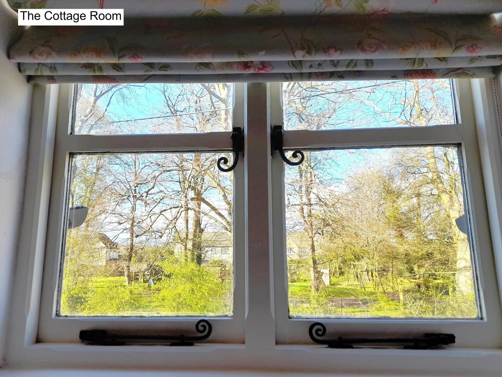 Cotswold Cottage Bed & Breakfast Luckington Exteriör bild