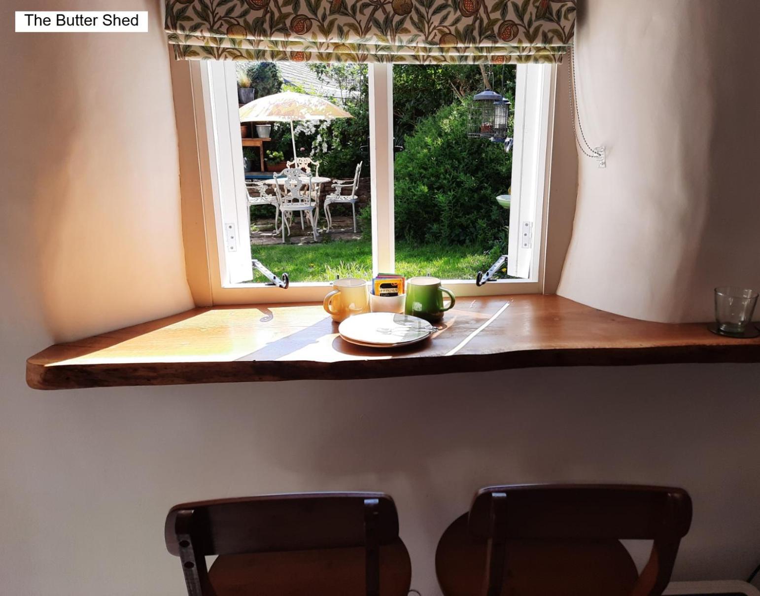 Cotswold Cottage Bed & Breakfast Luckington Exteriör bild